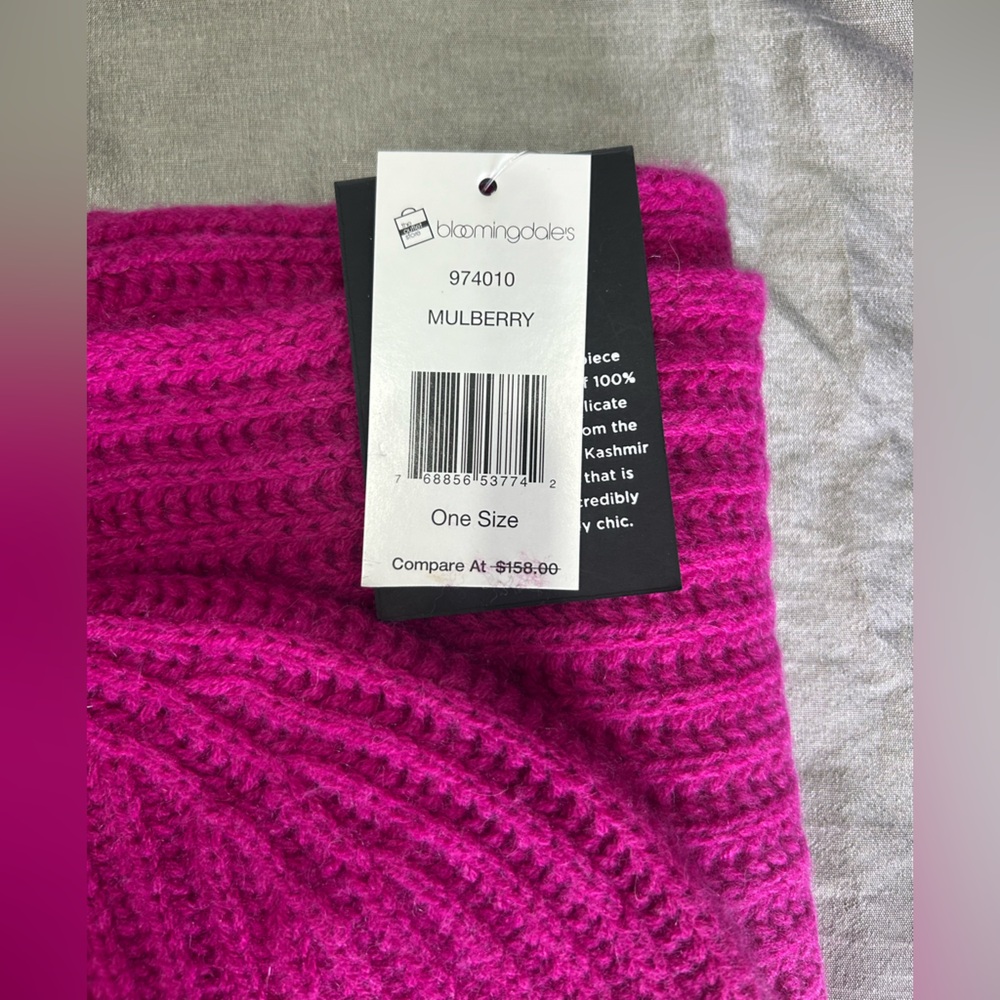🩷NWTs Bloomingdales Cashmere scarf/hat🩷 - Picture 5 of 5